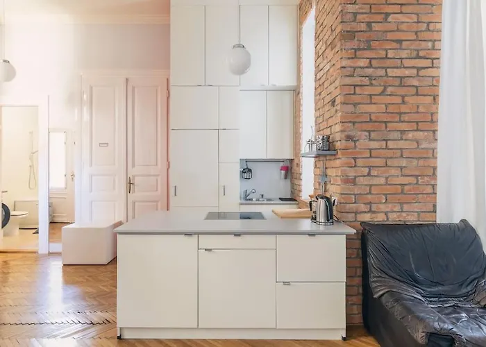 Stylish,Large & Bright Loft In City Center By Nw