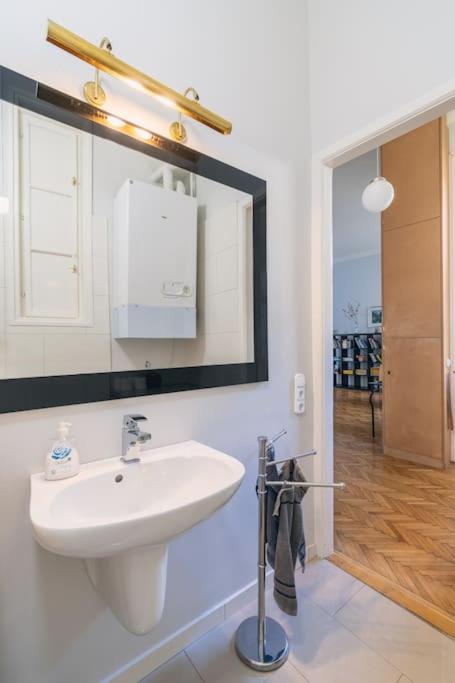 Stylish,large & Bright Loft In Center By Nw Apartman