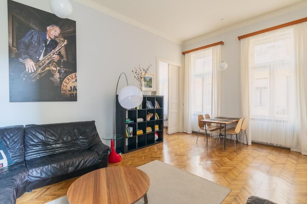 Stylish,large & Bright Loft In Center By Nw Apartman